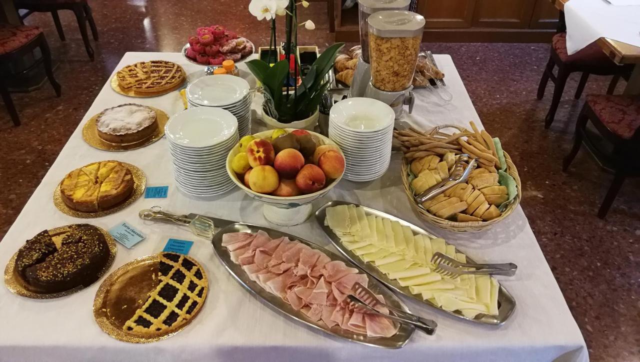 Hotel Ab Baretta Legnaro Eksteriør billede