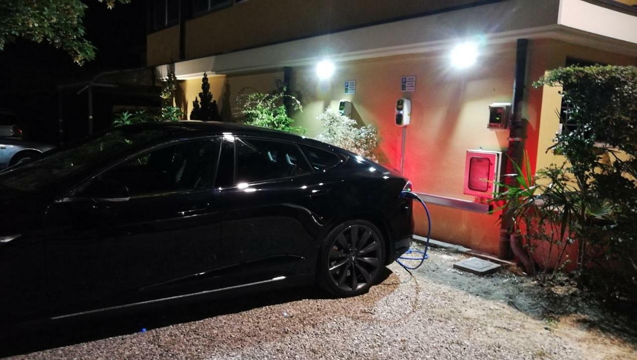 Hotel Ab Baretta Legnaro Eksteriør billede
